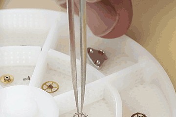 无锡欧米茄表进水维修